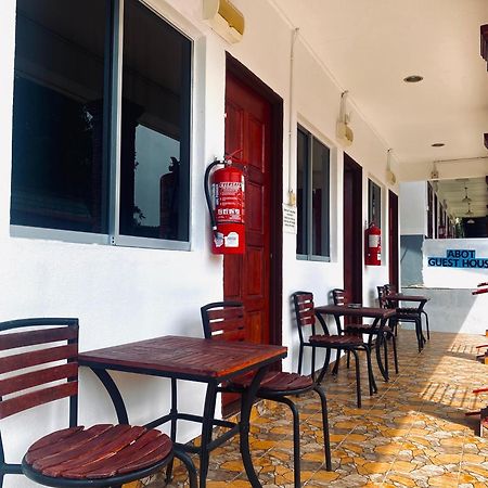 Abot Guest House Куала Тахан Екстериор снимка