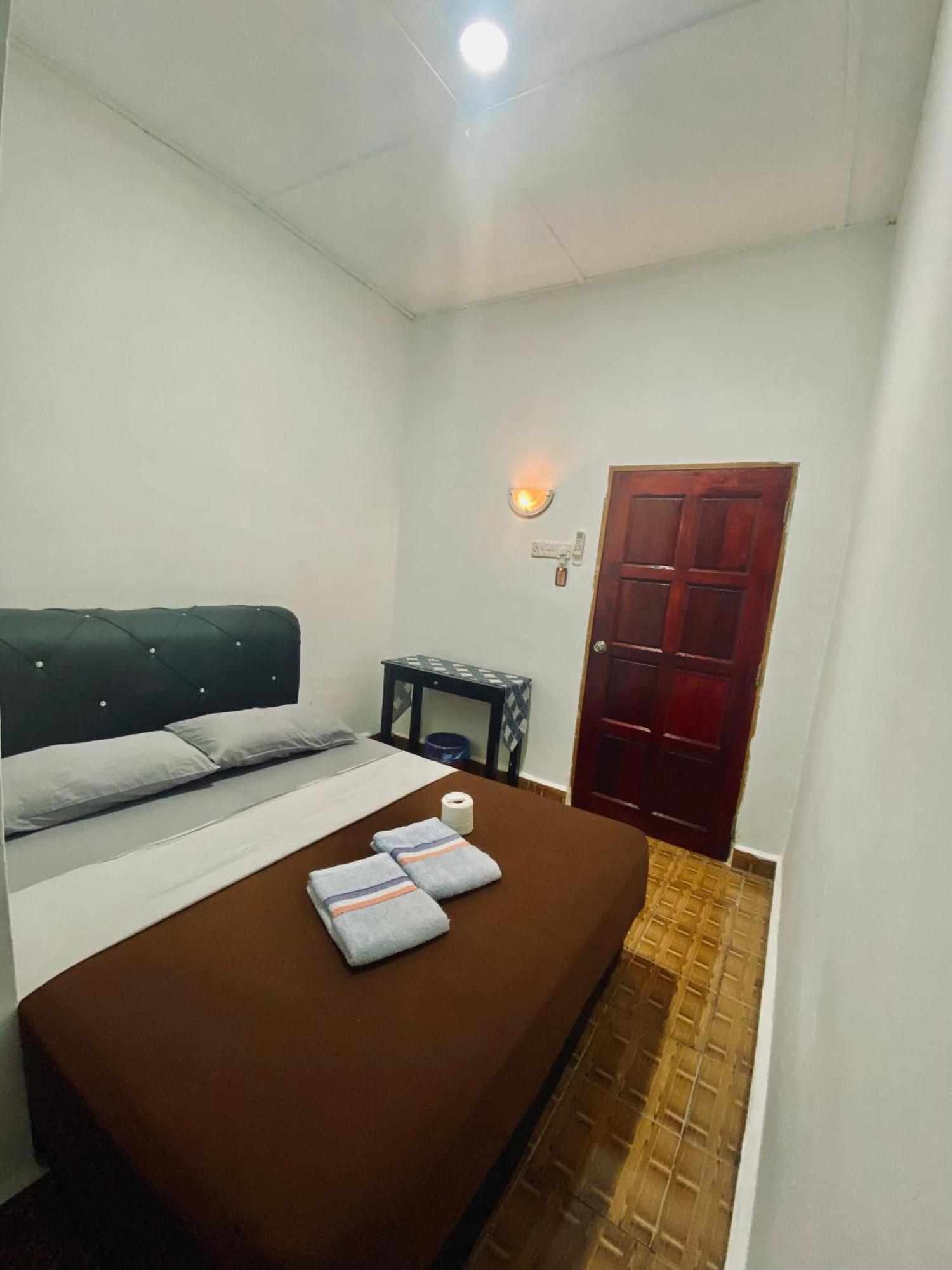 Abot Guest House Куала Тахан Екстериор снимка